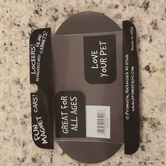 FUN MAGNET DOG DECALS - Picture 3 of 3